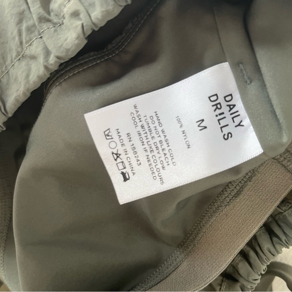 Daily Drills Bubble Bra Top in Lodge Size medium trendy beach summer - Picture 2 of 3